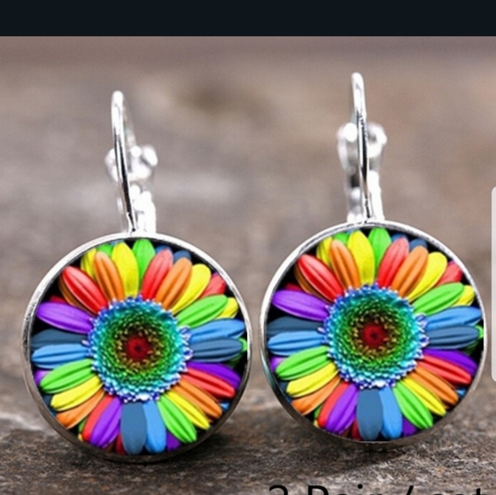 🌈🌈Super Cute PRIDE Flower earrings🌈🌈